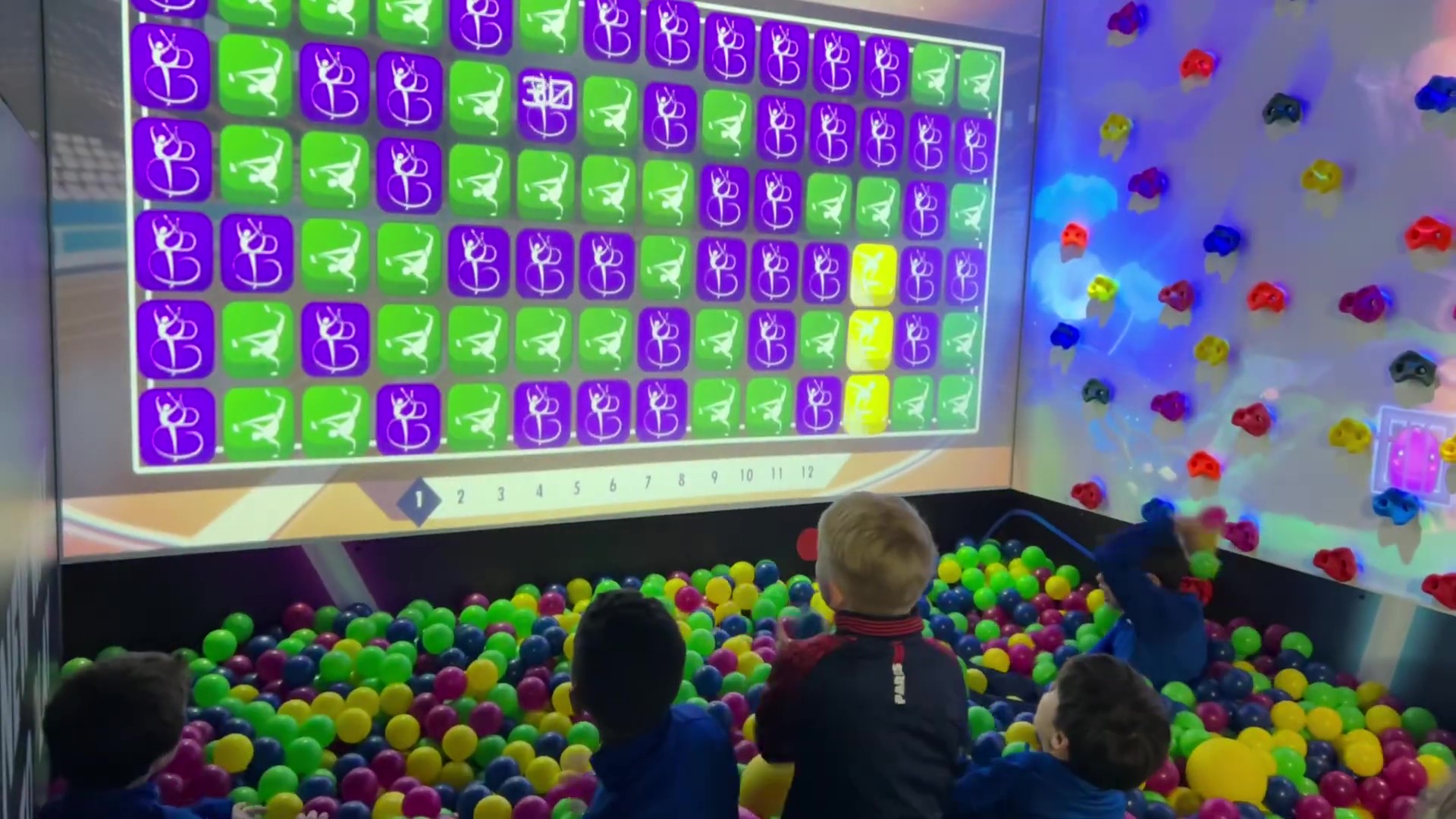 Neo-One ball pit puzzle games